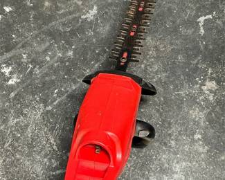 Black & Decker 22 in. Corded Electric Hedge Trimmer (2/5)