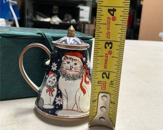 Miniature Enamel-on-Metal Christmas Cat Teapot (5/5)