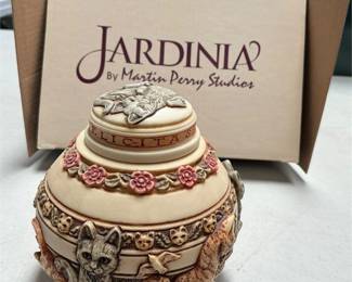 Jardinia Feline Felicity Lidded Jar by Martin Perry Studios, ©2002, with Box (4/5)