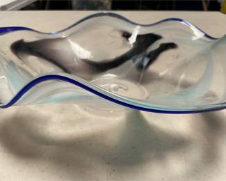 Ruffled Glass Bowl with Cobalt-Blue Edging (3/4)