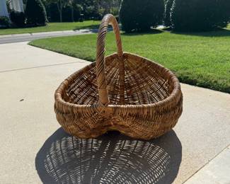 Extra Large "Gizzard" Buttocks basket. H- 19. W- 23 1/2. Price - $58.00