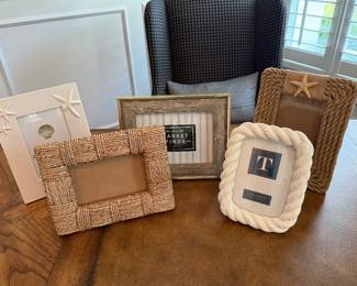 Coastal frame set - 5 frames. (1) 5x7 (4) 4x6. Price - $12.00