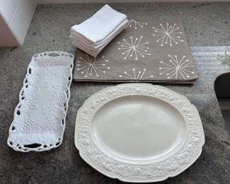 2 platters and table linens. 1 oval Ducal Florentine platter, 1 grapevine platter, 8 placemats, & 8 napkins. Price - $12.00