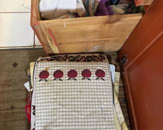 445 assortedkitchenlinens