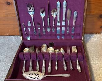 369 vintagesilverplateandstainlessflatwa