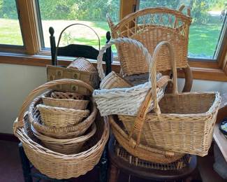 377 assortedwovenandwoodenbaskets