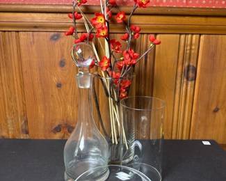 322 assortedglasswareanddecor