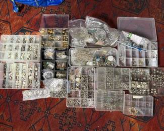 094 silverandgoldtonedbeadingcollection