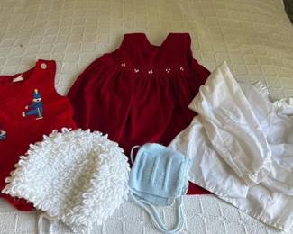 277 vintagebabyclothesredsmockeddresst