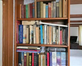 175 assortedhardcoverandpaperbackbooksh