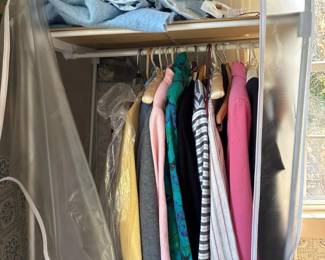 209 womensclothinglotportablewardrobec