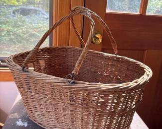 389 ovalwovengatheringbasket