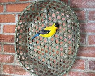 003 wovenbasketwithfeltbirddecoration