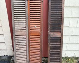 548 vintagewoodenlouveredshuttersintrad