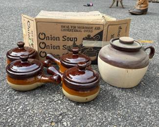 475 vintagebeanpotstonewaresoupbowlswi