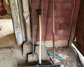 503 gardenshovelsrakeandsnowshovel