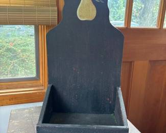 385 paintedpearmotifwallboxinfolkart