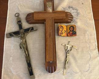 225 vintagereligiouscrucifixescarvedbook