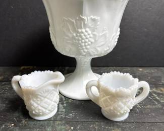 296 milkglasssugarbowlcreamerandgrape