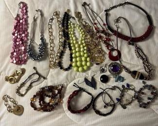 237 beadedcostumejewelrynecklacesandbra