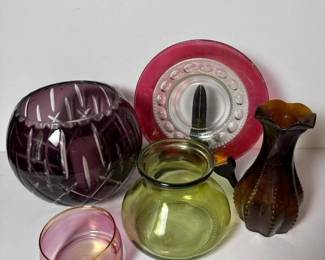 326 coloredglassbowlsvasesandplatevint
