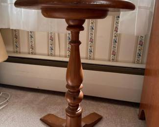 269 woodenpedestalsidetabletraditionals