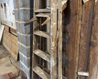 493 vintagewoodenstepladder