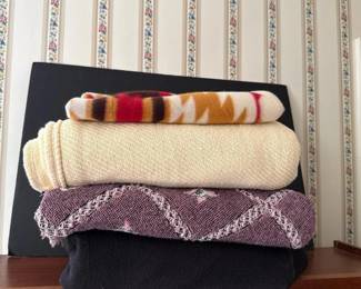 251 assortedblanketsincludingralphlauren