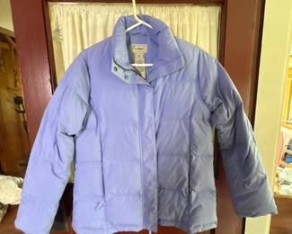 066 llbeanwomenslightbluedownpuffer