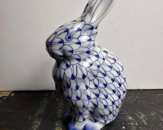 295 porcelainrabbitfigurineinbluefishne