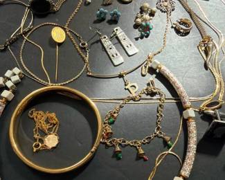342 assortedvintageandcostumejewelrymix