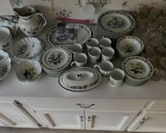 Royal Worcester Worcester Herbs (100-piece fine oven-to-table porcelain collection, including service for eight, drinkware, and extensive baking and serving dishes)