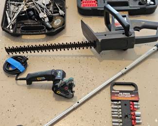 LOTS  OF TOOLS!!