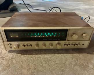 Sansui Stereo Receiver 771 (Turns on)