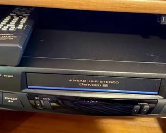 Panasonic PV-9450 Omnivision 4-Head Hi-Fi Stereo VCR With Remote