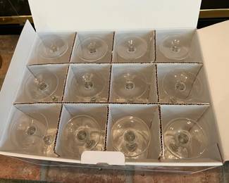 NEW in Box Set of (12) 10-oz Balloon Wine Glasses NIB