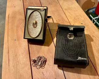 Zenith Deluxe Royal 500 Transistor Radio with Carrying Case