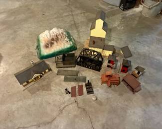 Model Train Accessories Lot