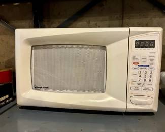 Magic Chef Microwave (Untested)