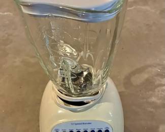 Osterizer 12-Speed Blender (Works)