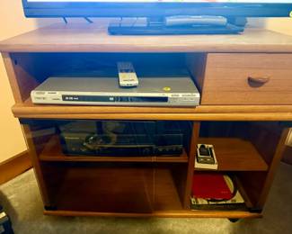 Tv Stand/Entertainment Center