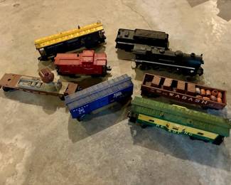 (8) Lionel Model Trains