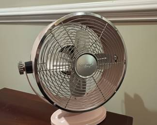 Nautica Home Retro Style Desk Fan