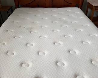Traditional Cherry Cannonball FourPoster Queen Bed Frame third image