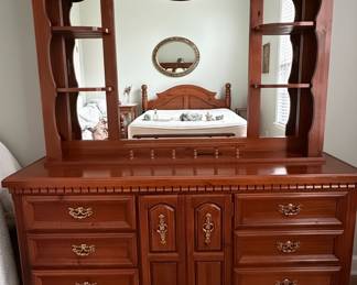 Bassett Furniture Forest Pine Collection Rustic Americana Dresser with Mirror Hutch