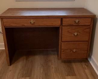 Traditional Single Pedestal Writing Desk