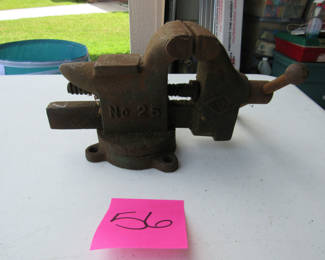 Lot 95: No. 25 Bench Vise