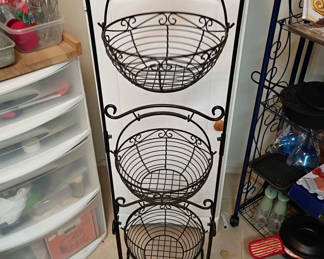 Lot 188: Three-Tier Metal Hanging Basket Stand