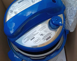 Lot 76: Blue Pressure Cooker