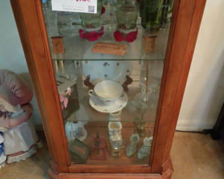 Lot 6: Wooden Curio Cabinet with Glassware and Decorative Collectibles